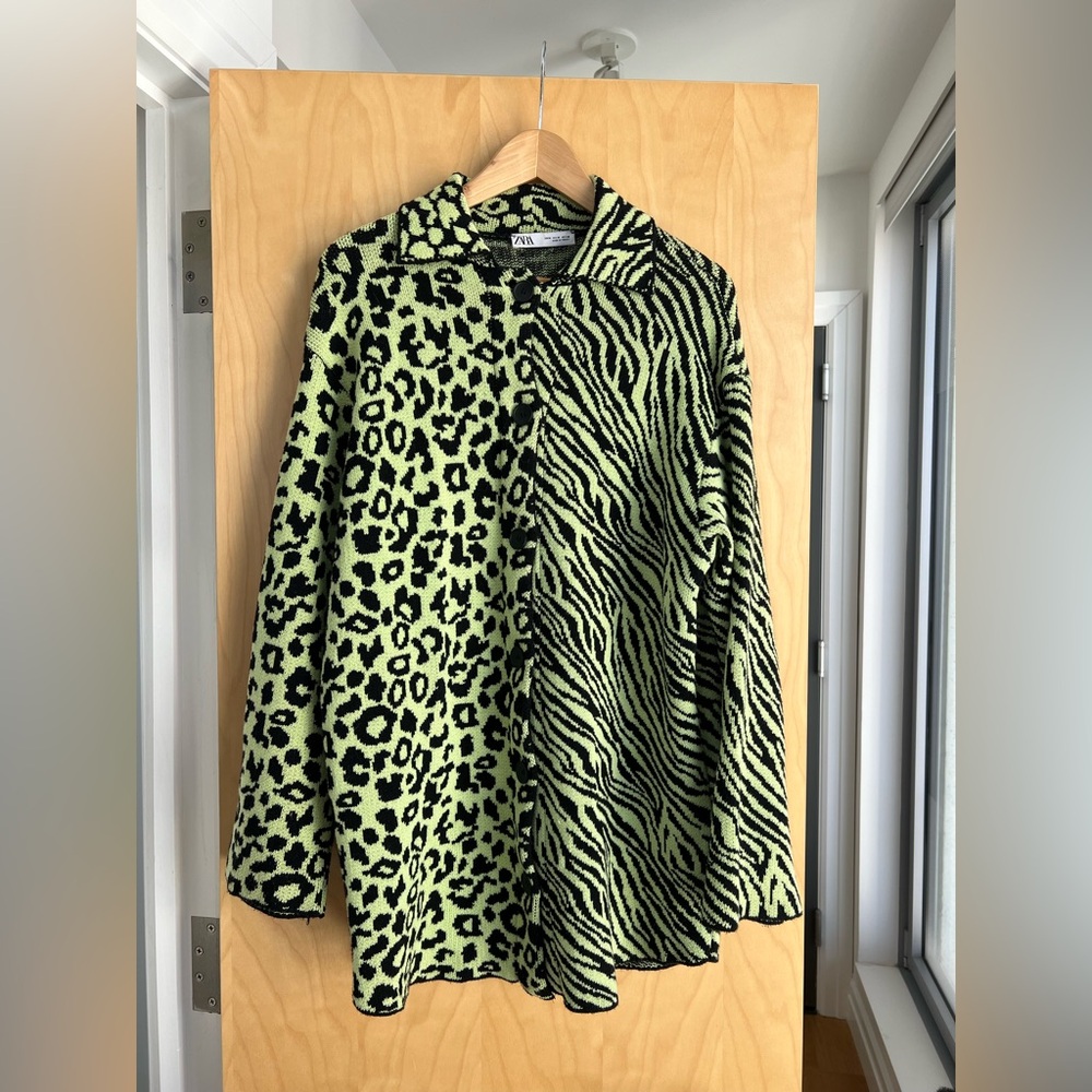 Zara Black and Green Knit Sweater Animal Print size M